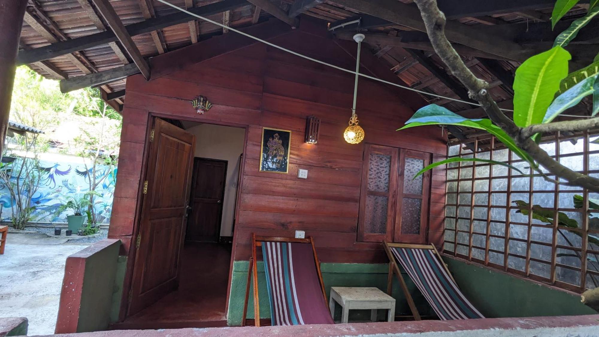 Canoe Beach Resort Тангале Екстериор снимка